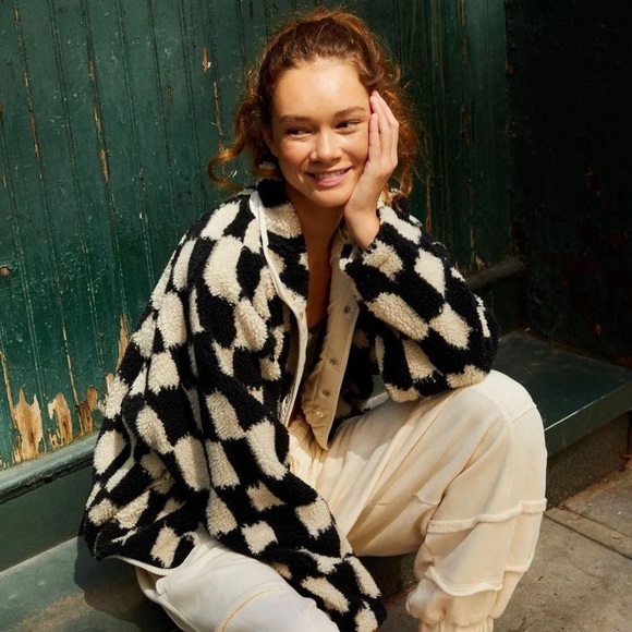 FP Movement by Free People Jackets & Blazers - FP Movement Hit The Slopes Printed Fleece Jacket Cream Black Checkered Size L